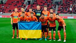 CNNE 1255805 - shakhtar donetsk y su nuevo autobus por el conflicto de ucrania y rusia