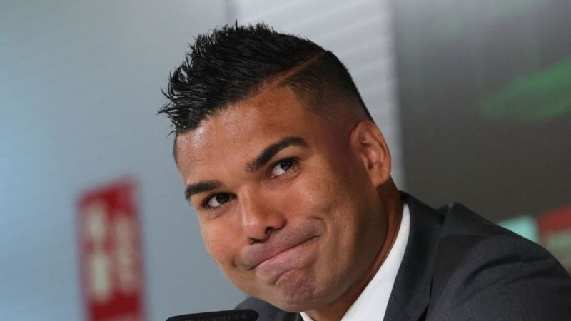 Entre lágrimas, casemiro se despide del real madrid y pone rumbo a manchester | cnn