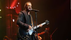 CNNE 1256444 - ricardo arjona critica el lenguaje inclusivo