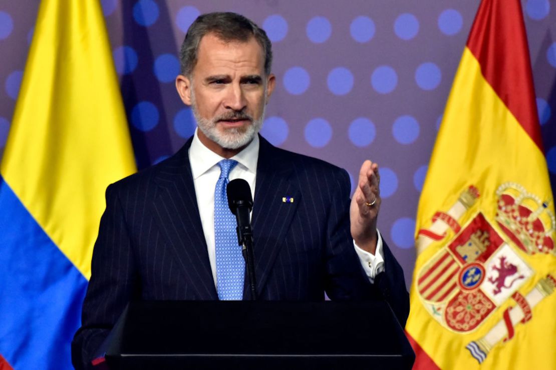 El rey Felipe VI de España habla durante la ceremonia de clausura del Congreso Mundial de Derecho Colombia 2021 el 3 de diciembre de 2021 en Barranquilla, Colombia.