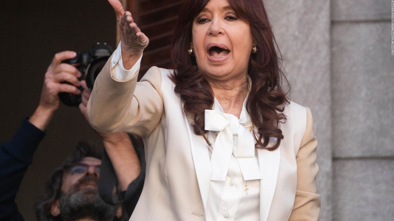 CNNE 1257972 - pedro castillo apoya a cristina f- de kirchner tras pedido de 12 anos de carcel en su contra