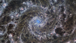 CNNE 1259786 - webb logra increibles fotos del corazon de la galaxia fantasma