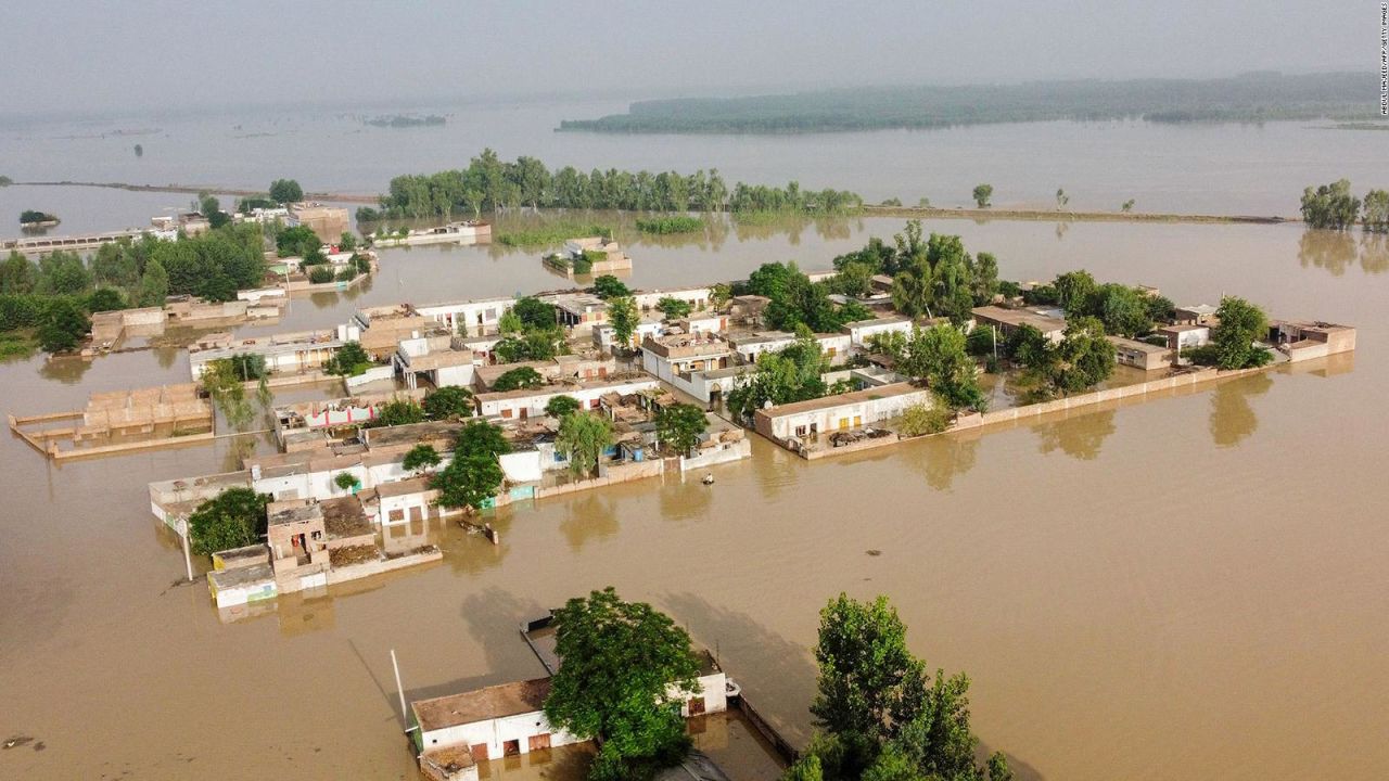 CNNE 1260454 - inundaciones, destruccion y desespero en pakistan por lluvias monzonicas