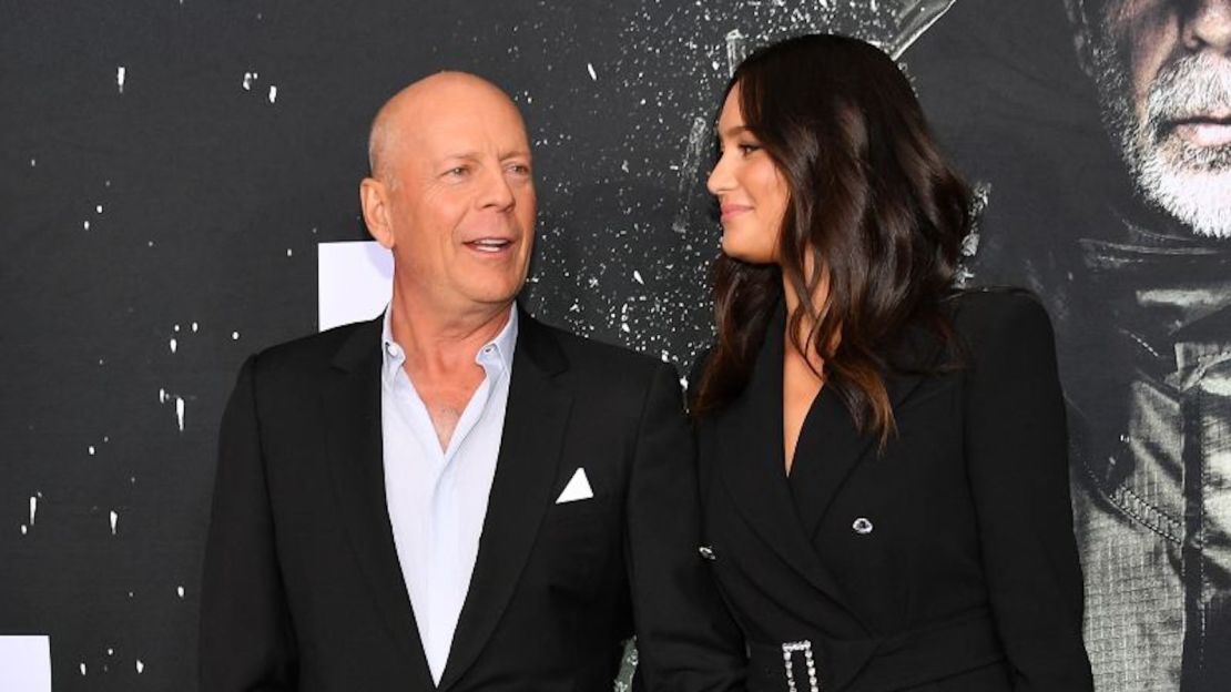 Bruce Willis y su esposa Emma en 2019.