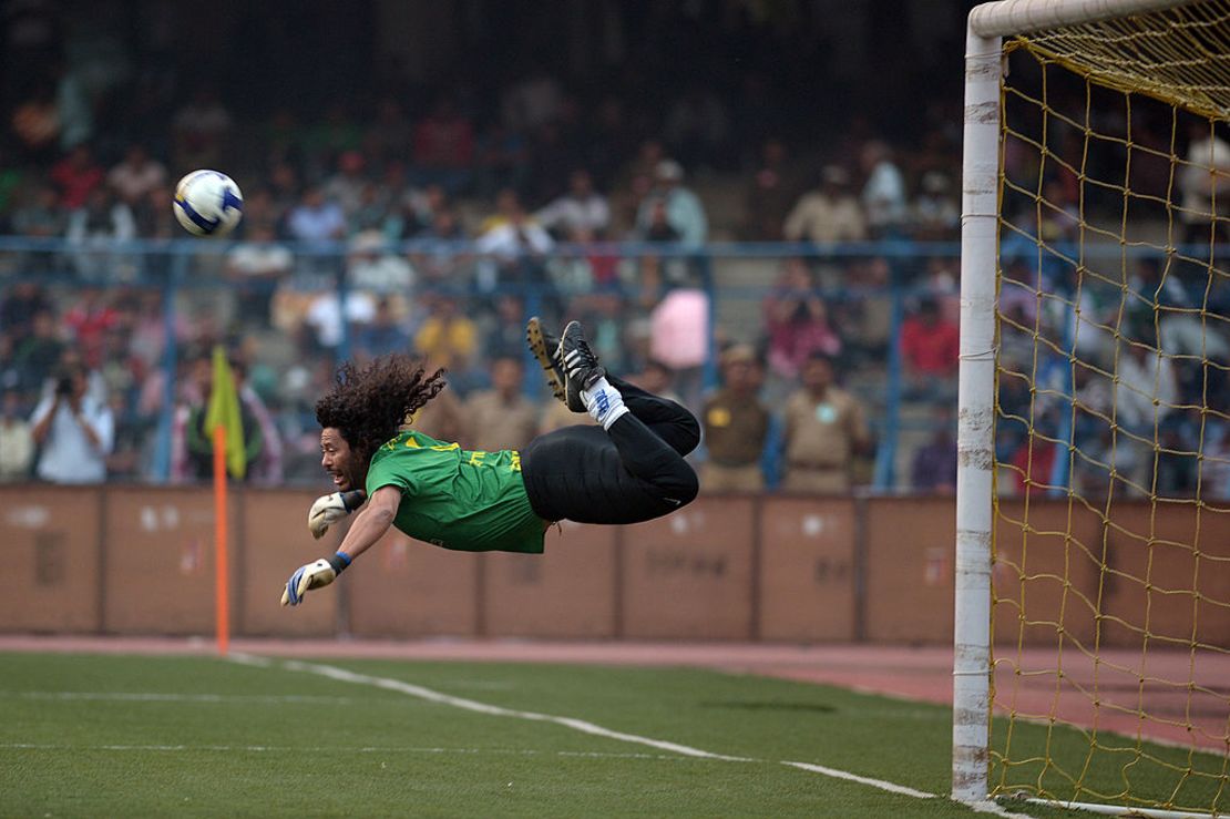 El exarquero de la selección de Colombia René Higuita popularizó la jugada del Escorpión en un partido contra Brasil en 2021.