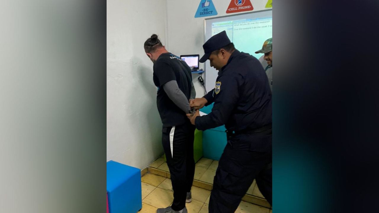 CNNE 1260944 - arrestan en el salvador uno de los fugitivos mas buscados en ee-uu-