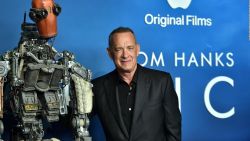 CNNE 1260992 - tom hanks lanza un juego de trivia