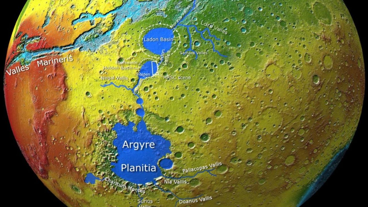 CNNE 1261086 - asi se verian los canales de agua extintos en marte, segun la esa