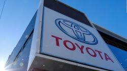 CNNE 1261430 - toyota planea construir plantas de baterias de autos electricos