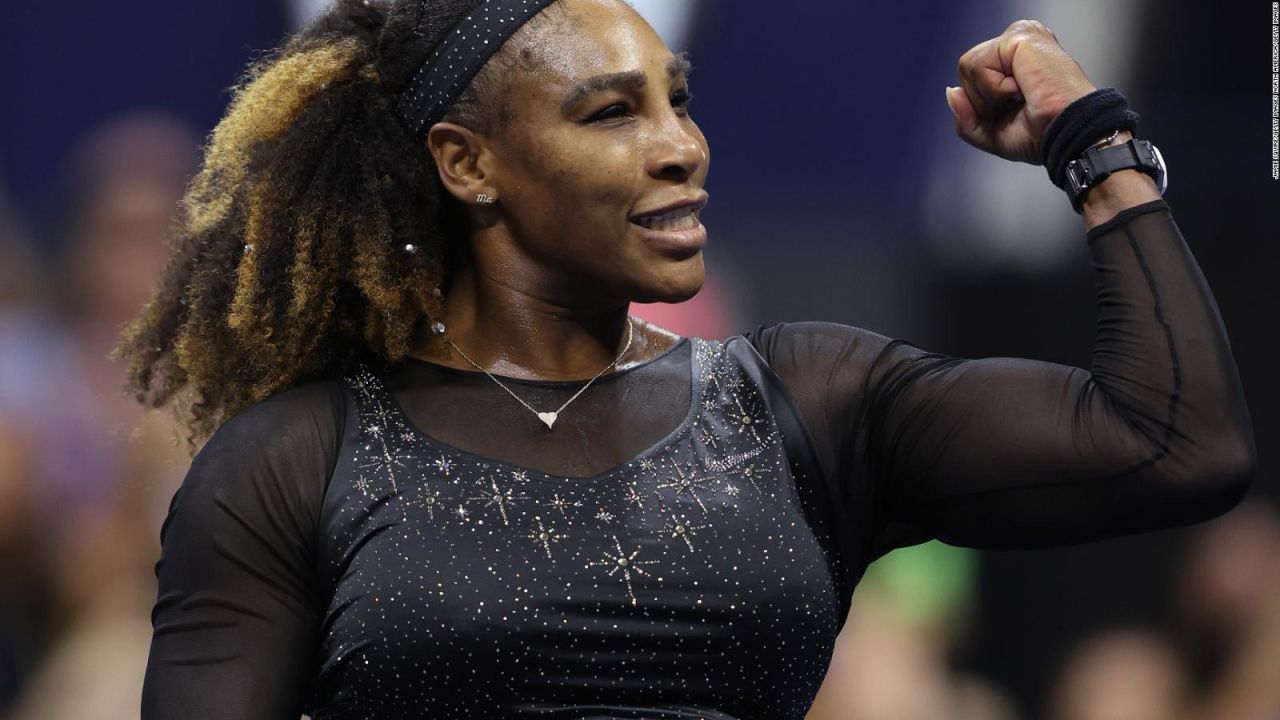 CNNE 1261574 - este fue el espectacular atuendo de serena willians en su debut en el us open