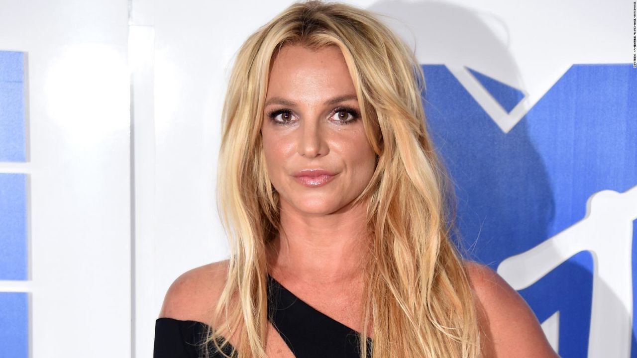 CNNE 1262236 - britney spears escribe una carta abierta a sus hijos