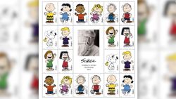 CNNE 1262323 - lanzan edicion de sellos con personajes de "peanuts"