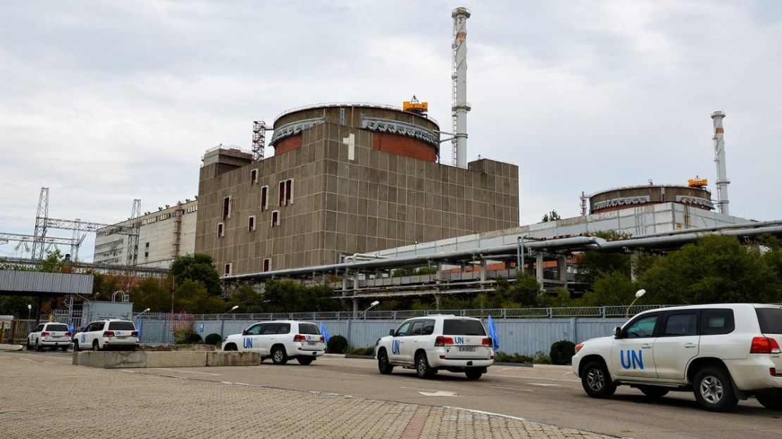 Una caravana que transporta la misión de expertos de la Agencia Internacional de Energía Atómica (OIEA) llegó el jueves a la planta de energía nuclear de Zaporiyia.