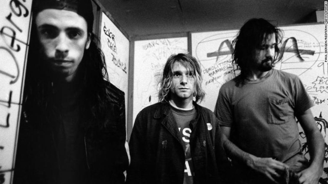 Los miembros de Nirvana Dave Grohl (izquierda), Kurt Cobain (centro) y Krist Novoselic (derecha).