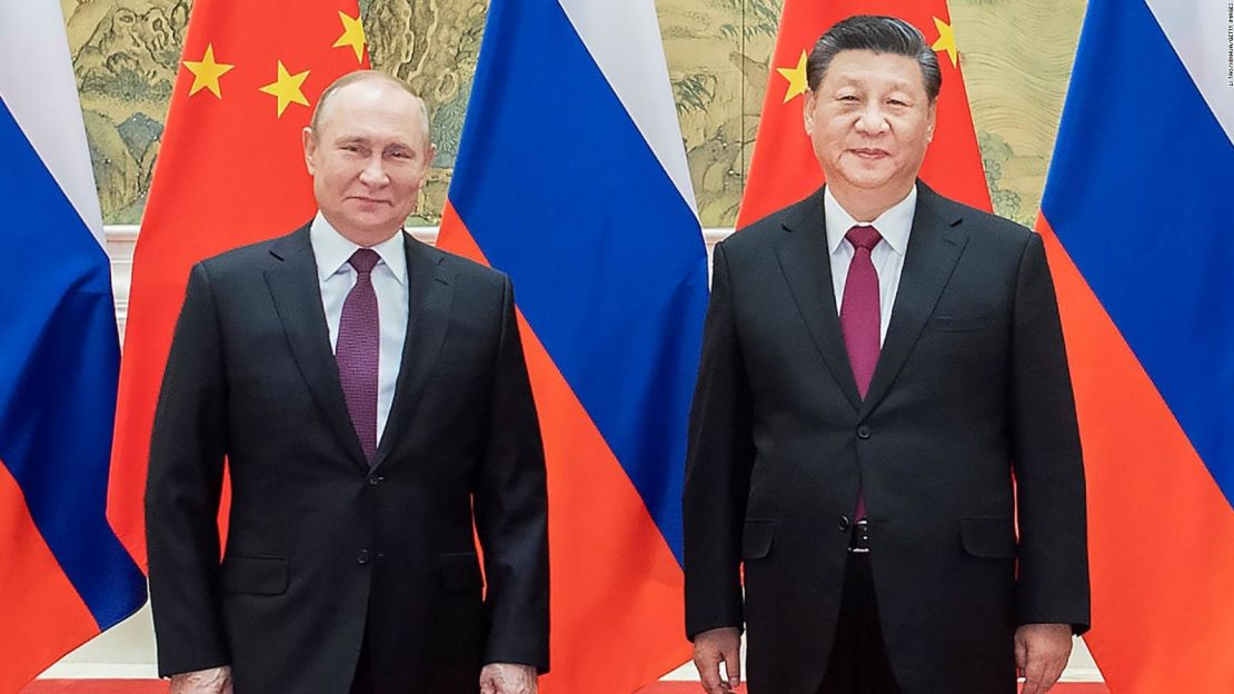 El presidente chino, Xi Jinping, sostiene conversaciones con el presidente ruso, Vladimir Putin, en la Casa de Huéspedes Estatal Diaoyutai en Beijing, capital de China, el 4 de febrero de 2022.