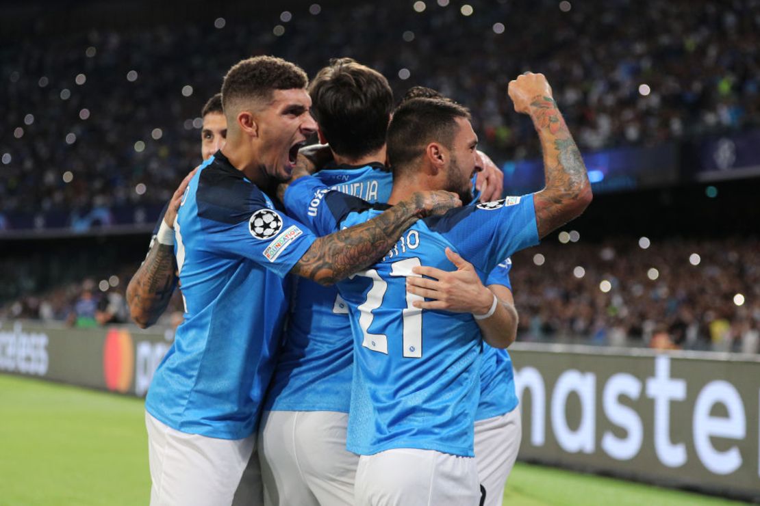 Los jugadores del Napoli celebran uno de los goles del encuentro. Crédito: Francesco Pecoraro/Getty Images