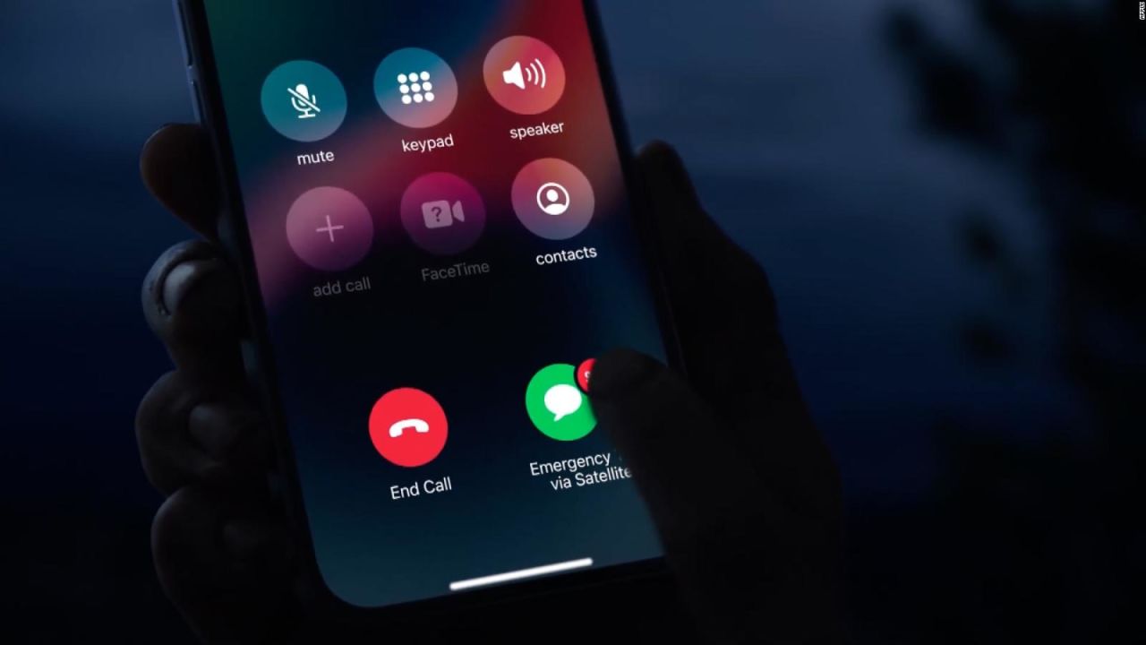 CNNE 1264364 - apple anuncia funcion de comunicacion satelital de emergencia