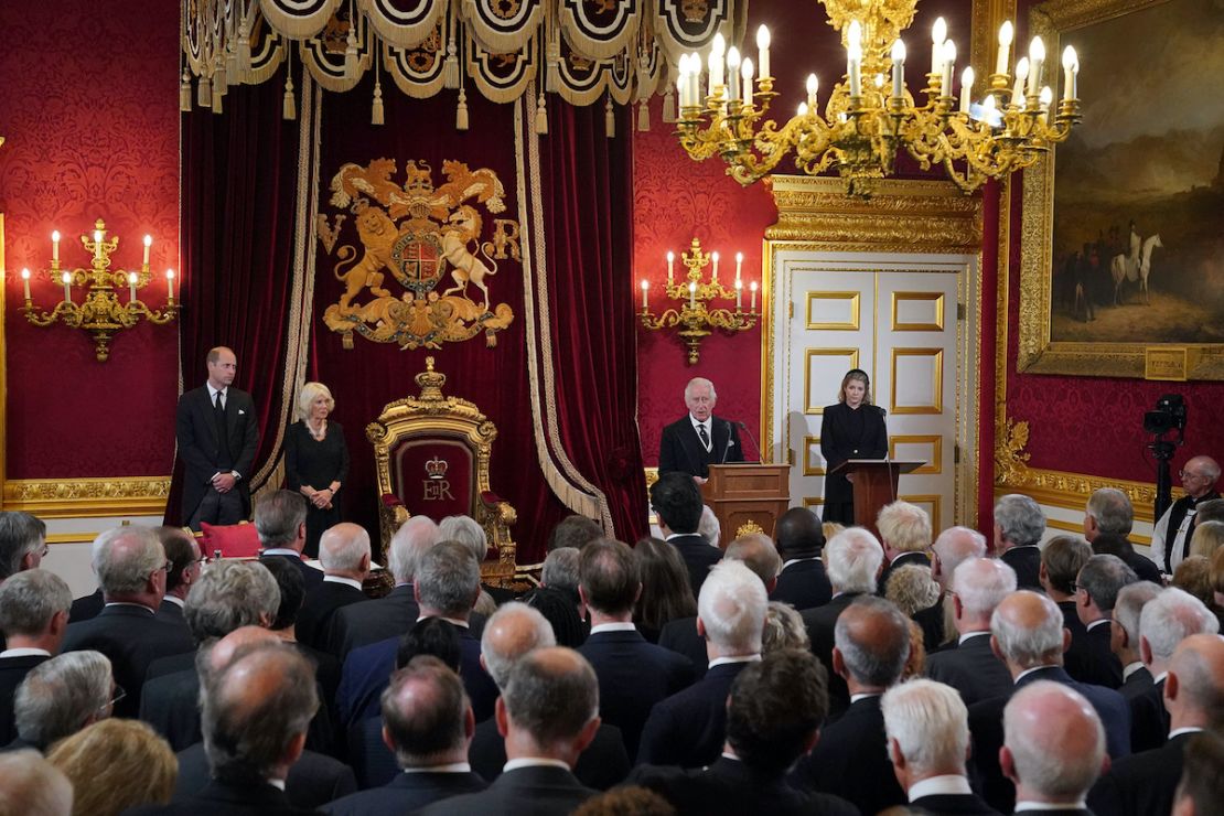 El rey Carlos III habla durante el Consejo de Ascensión en el Palacio de St. James, en Londres, el sábado 10 de septiembre.