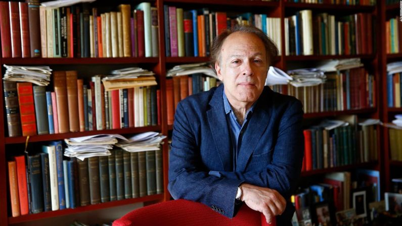 El escritor Javier Marías, una de las grandes figuras de la literatura contemporánea en español, falleció el 11 de septiembre en Madrid a los 70 años, informó la editorial Alfaguara.