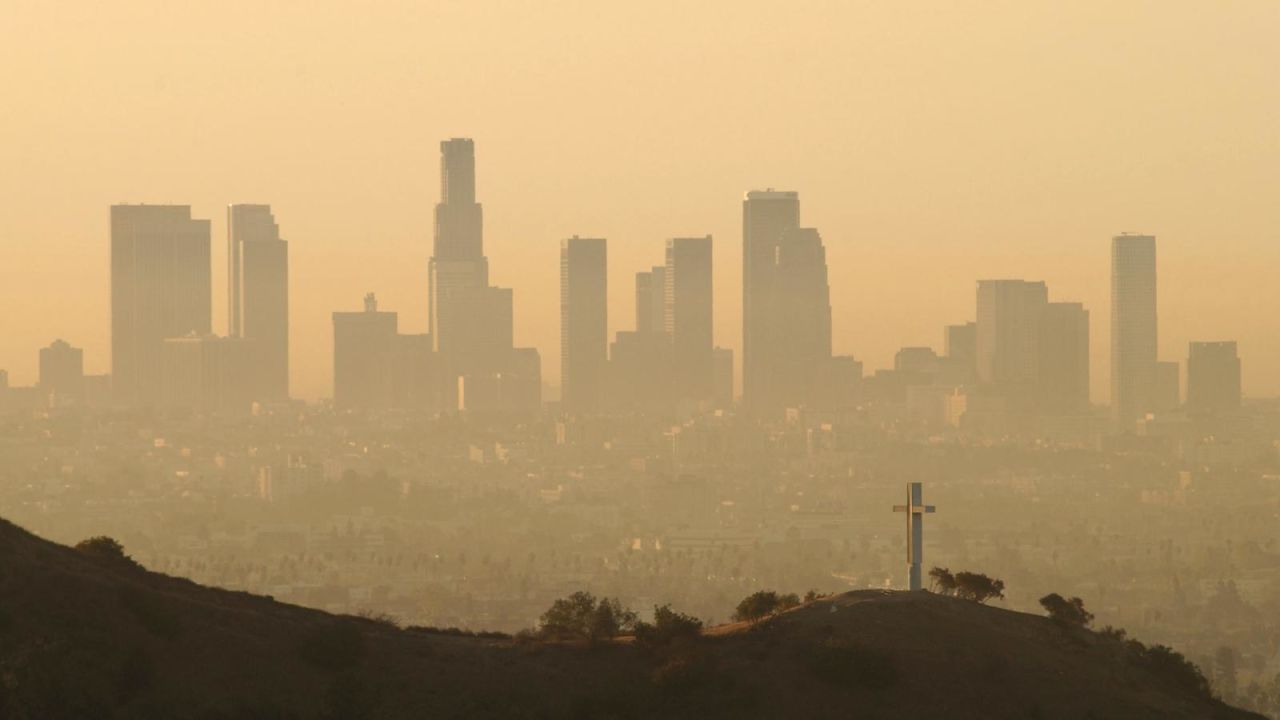 CNNE 1266764 - el cambio climatico y la ansiedad que provoca en los jovenes