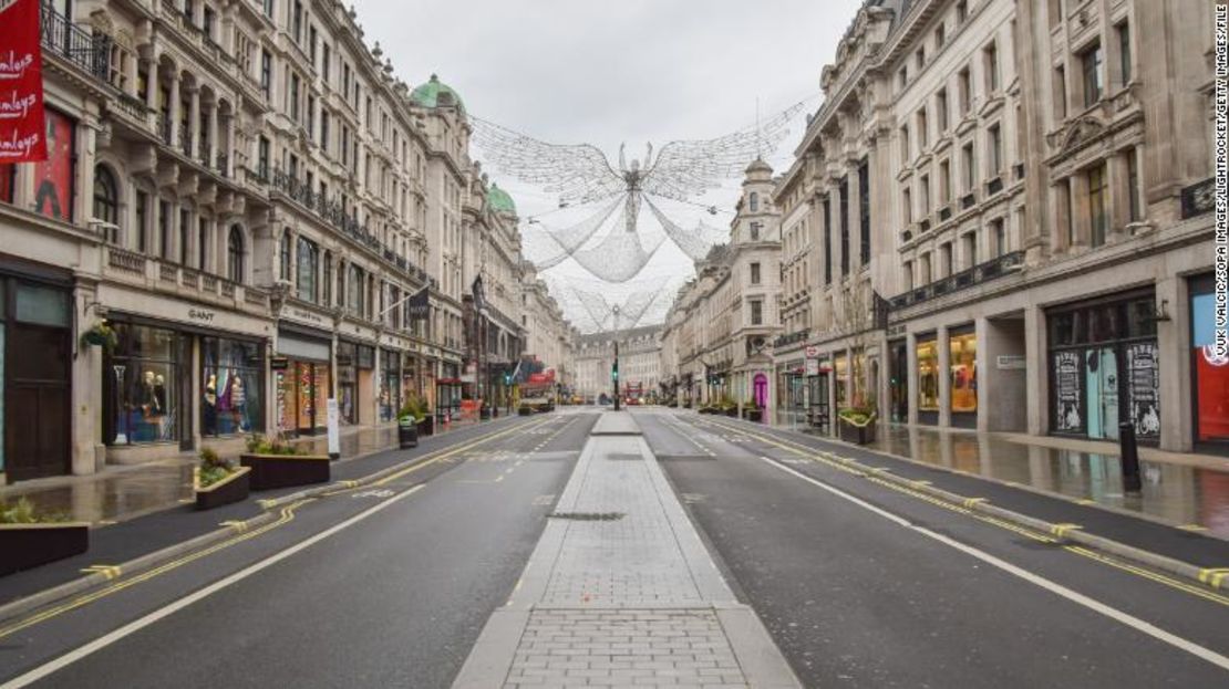 Regent Street en Londres durante el confinamiento por la pandemia. La principal calle comercial es propiedad del Crown Estate.