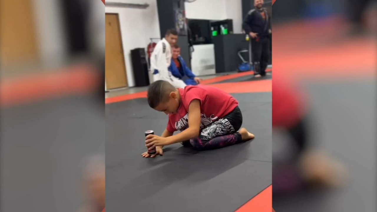 Elasticidad de peleador de jiu-jitsu asustó a sus compañeros