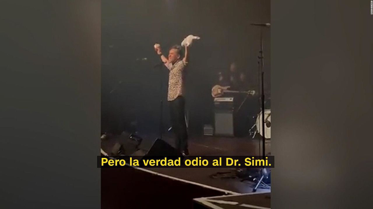 CNNE 1267637 - "es bonito- pero odio al dr- simi"- cafe tacvba destroza un dr- simi