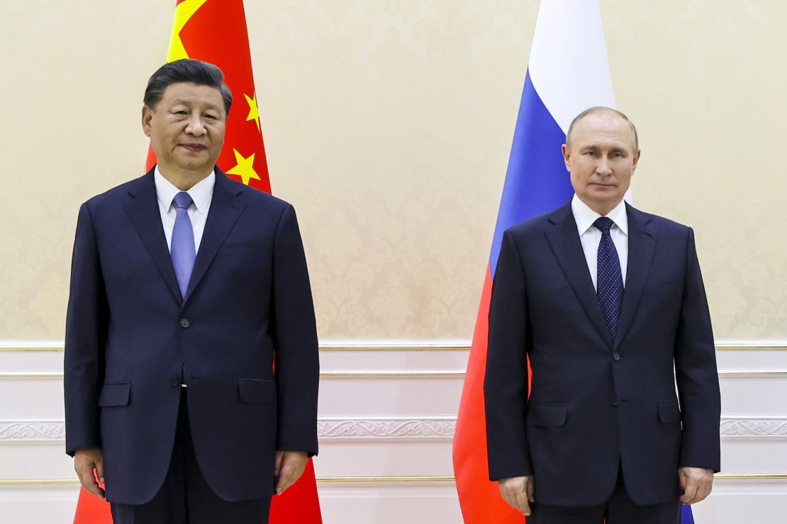 El presidente chino, Xi Jinping, a la izquierda, y el presidente ruso, Vladimir Putin, en la cumbre de la Organización de Cooperación de Shanghai (OCS) en Samarcanda, Uzbekistán, el jueves 15 de septiembre de 2022.