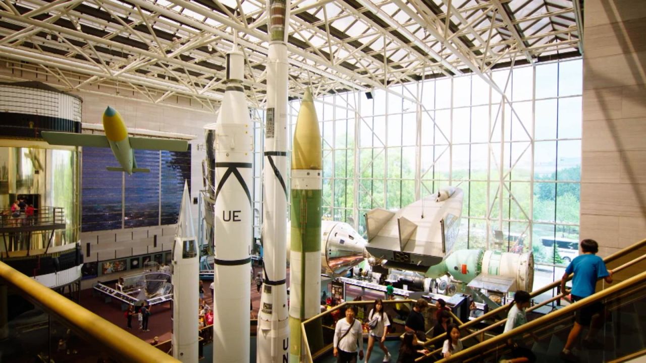 CNNE 1268098 - reabren el museo nacional del aire y el espacio de washington