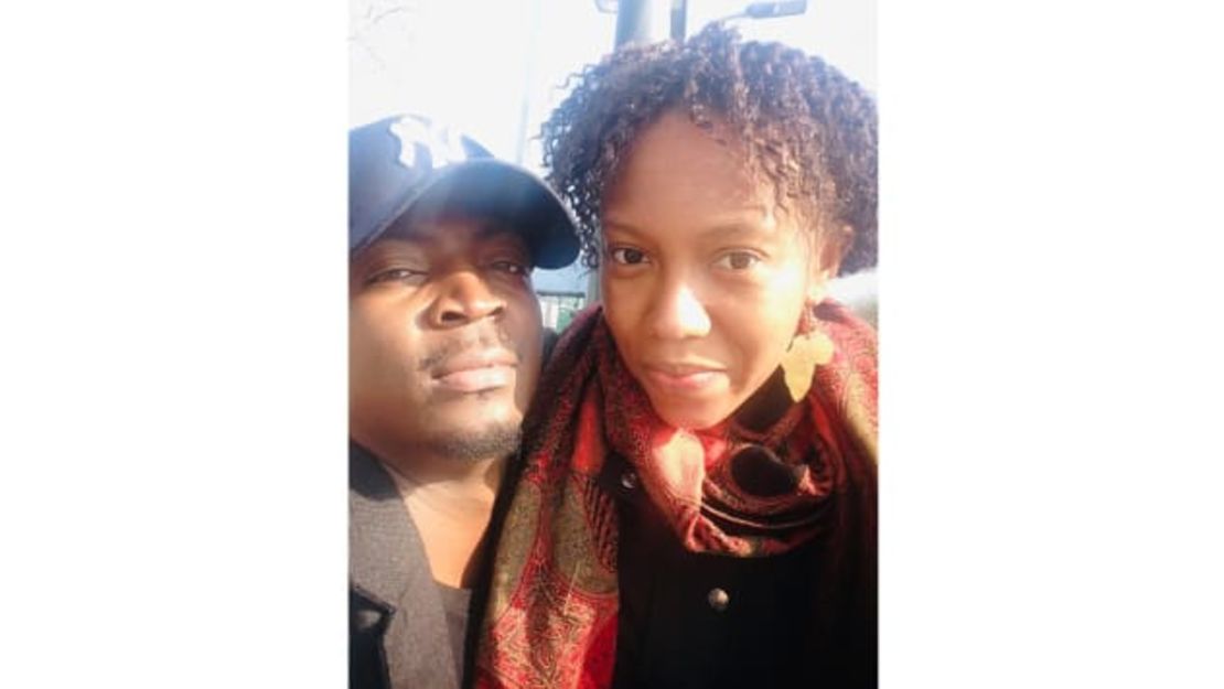 Andye volvió a Estados Unidos, pero siguió en o con Steven. Crédito: @DyeTravels