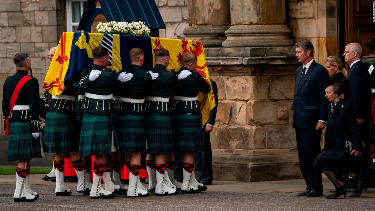 CNNE 1268403 - asi sera el entierro de isabel ii en la capilla de san jorge