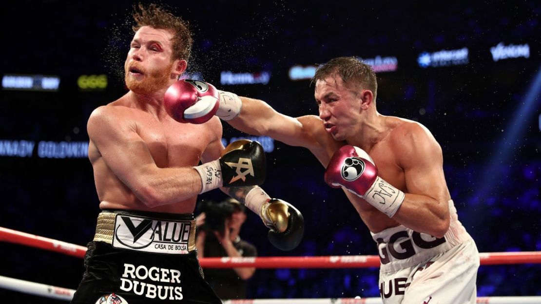 GGG golpea a Álvarez en su segunda pelea el 15 de septiembre de 2018. Crédito: Al Bello/Getty Images