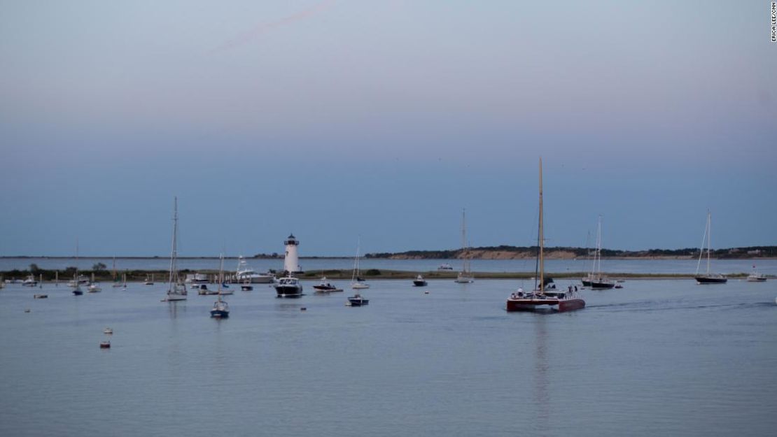 Martha's Vineyard es conocido como un lugar de vacaciones próspero. Los inmigrantes llegaron a medida que avanza la temporada baja.