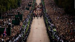 CNNE 1270030 - multitudinario adios a la reina isabel ii en londres