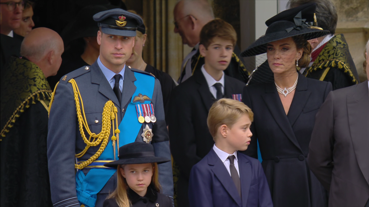 CNNE 1270236 - la familia real no oculto sus emociones en el funeral de la reina isabel