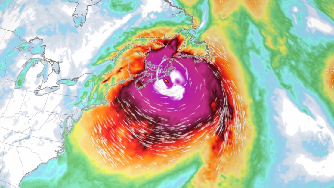 Se prevén fuertes ráfagas de viento a medida que Fiona toca tierra en Canadá.