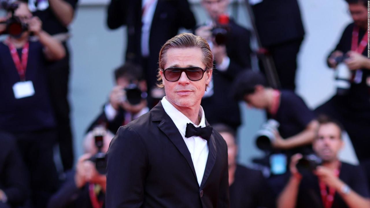 CNNE 1271597 - brad pitt lanza linea del cuidado de la piel sin genero