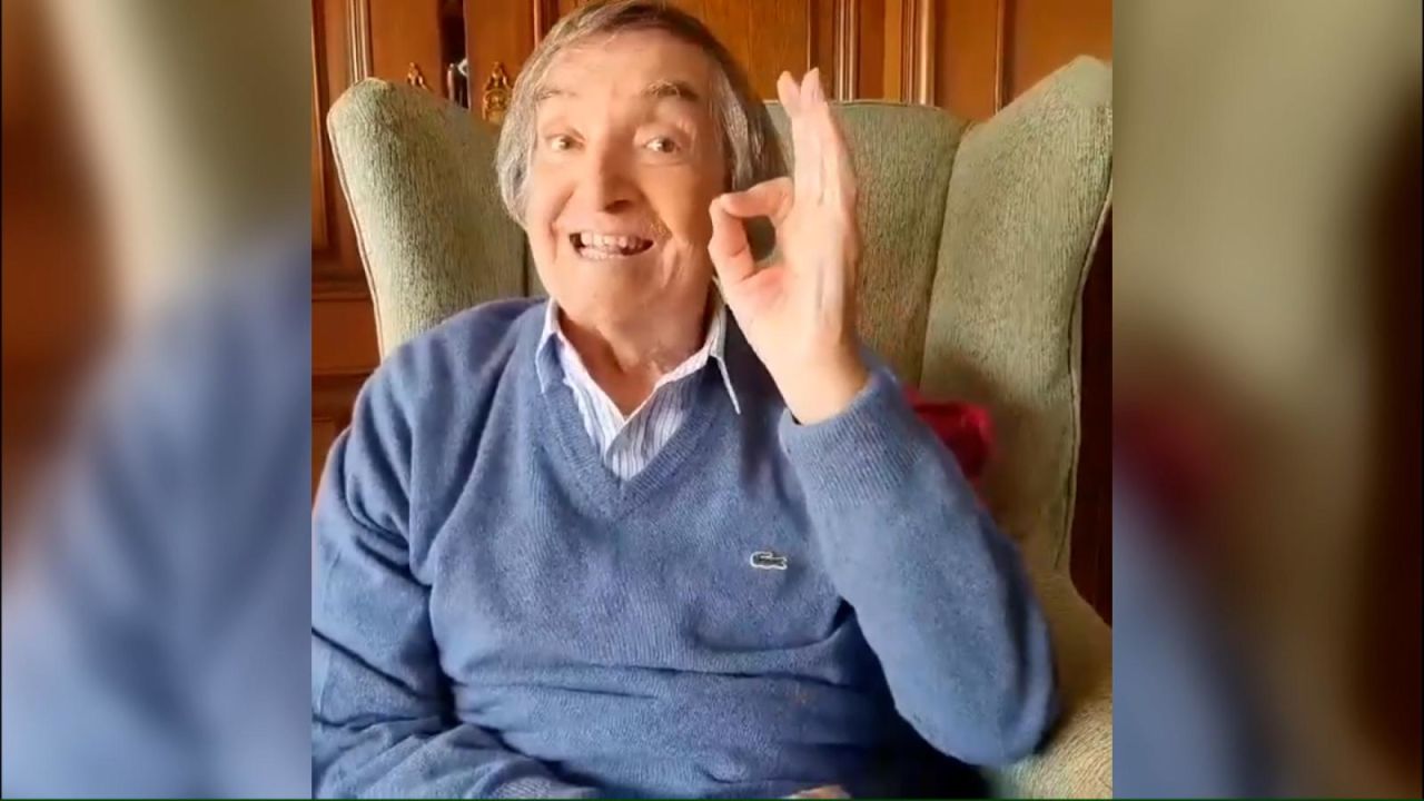 CNNE 1271912 - el comediante argentino "carlitos" bala fallecio a los 97 anos