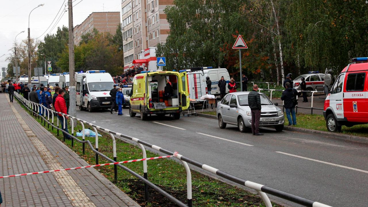 CNNE 1272910 - tiroteo en una escuela en rusia deja al menos 11 ninos muertos