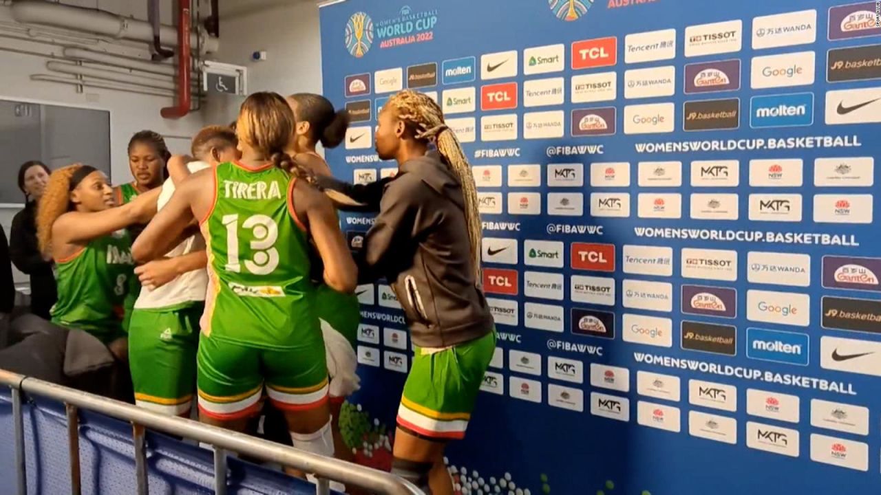 CNNE 1273661 - video- jugadoras de la seleccion de baloncesto de mali se pelean tras derrota