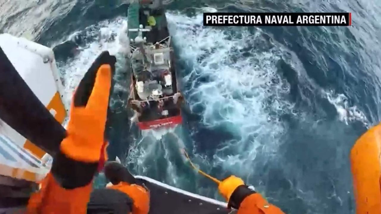 rescate en medio del mar