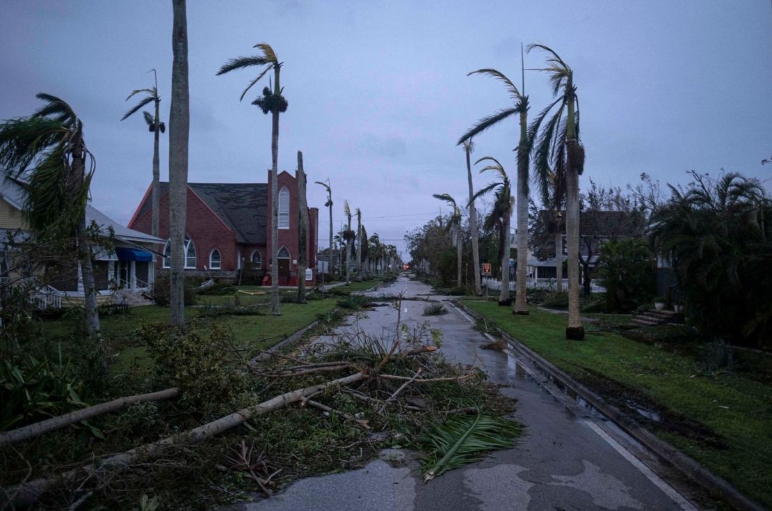 Escombros en una calle de Punta Gorda este jueves. Crédito: Ricardo Arduengo/AFP/Getty Images