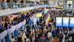 CNNE 1275171 - este aeropuerto en europa limitara el numero de pasajeros- mira por que