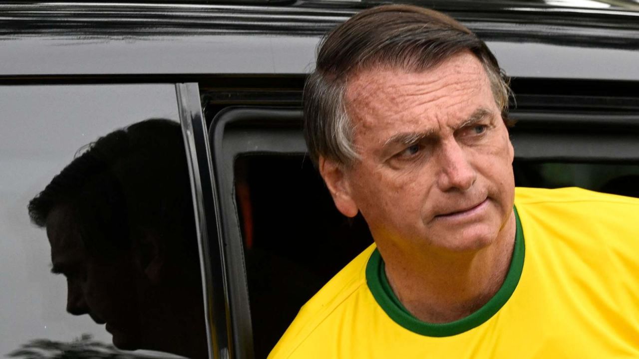 CNNE 1276163 - jair bolsonaro aventaja en las elecciones de brasil