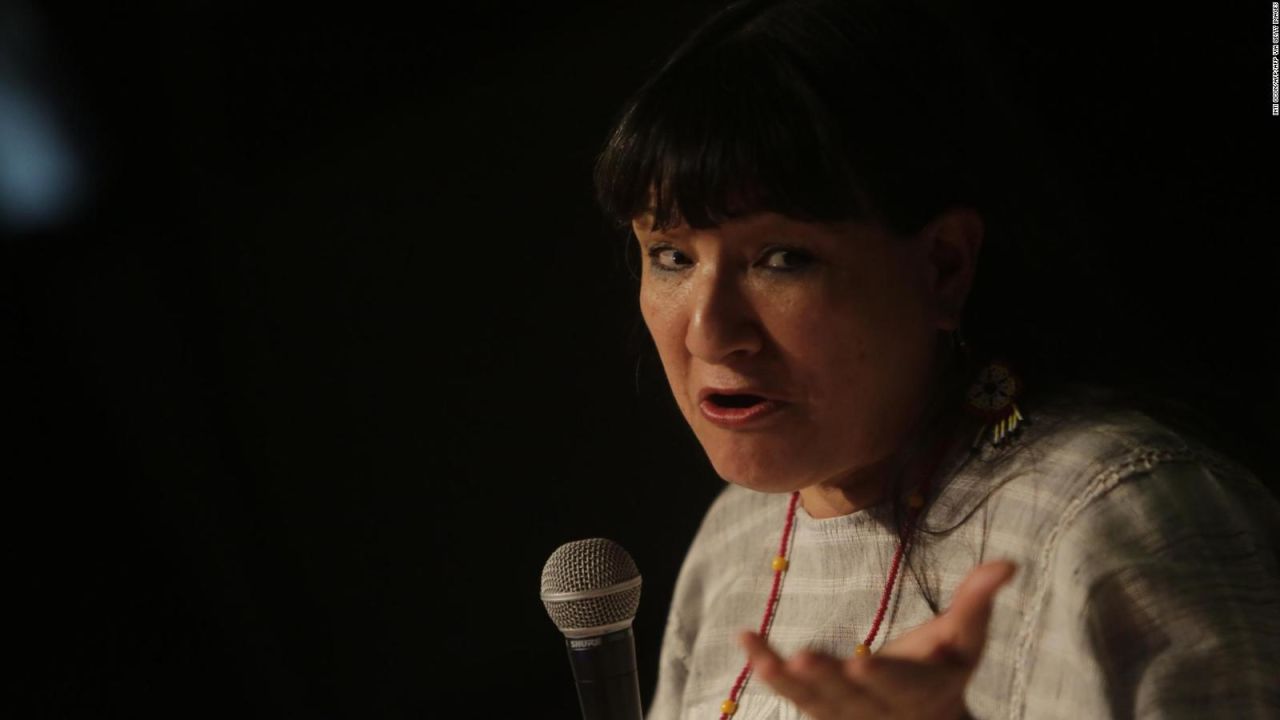 CNNE 1276775 - sandra cisneros, una "mujer sin verguenza"