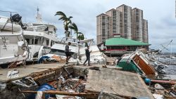 CNNE 1277411 - partes de florida siguen a oscuras tras el paso de ian