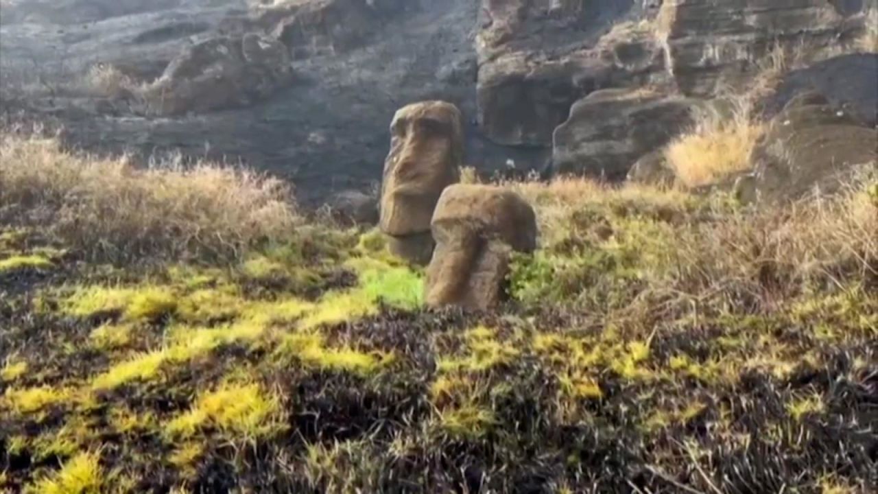 CNNE 1278891 - incendio en isla de pascua dana historicas estatuas moai