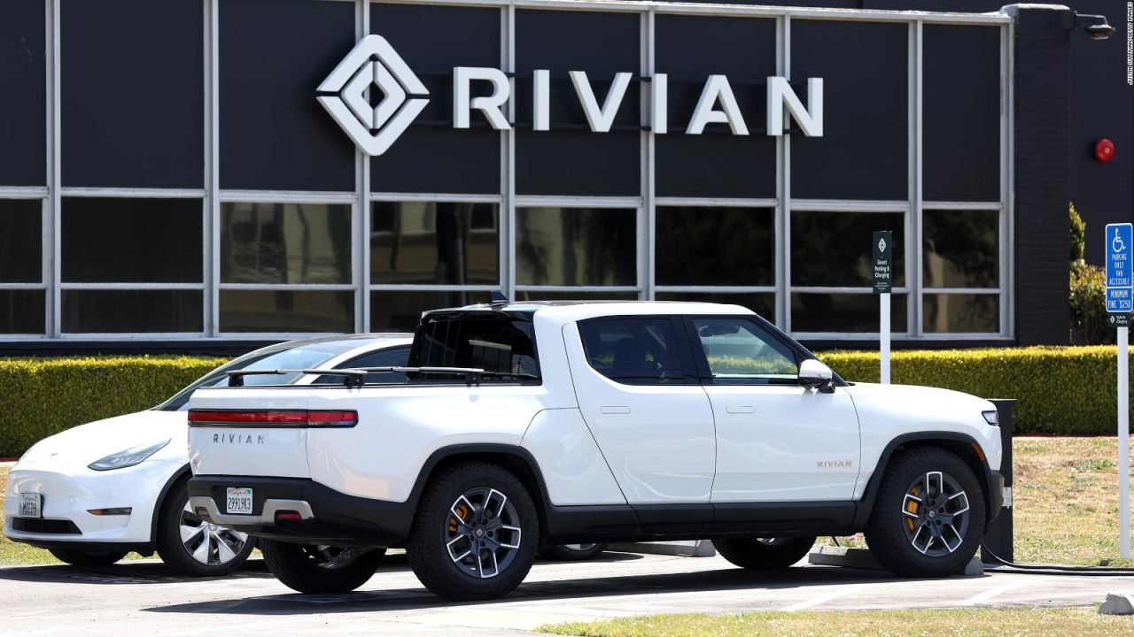 CNNE 1279852 - rivian pide revision de mas de 12-000 vehiculos