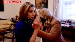 CNNE 1282042 - mira el momento en que pelosi amenaza con golpear a trump el 6 de enero