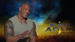 CNNE 1283263 - dawyne johnson "the rock" trae la justicia de "black adam" al dceu